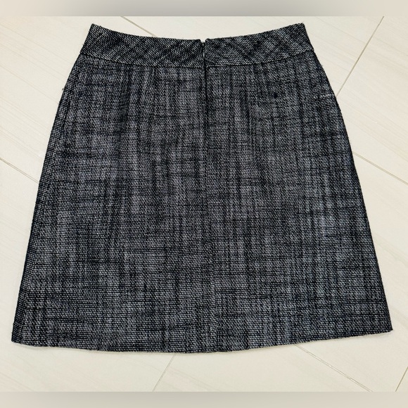 BCBG MaxAzria Black Tweed Skirt. - Picture 2 of 7